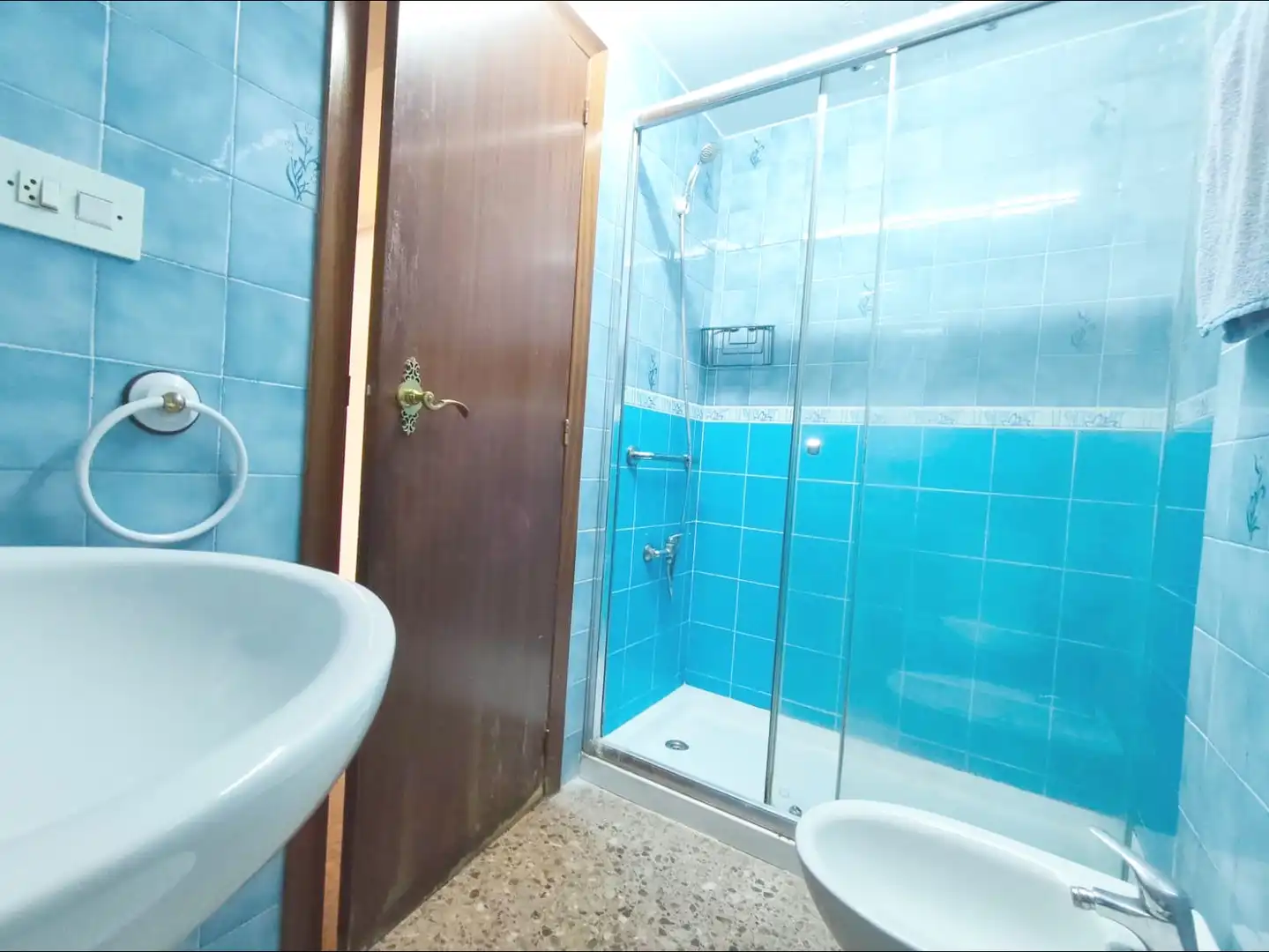 Bathroom of Flat for sale in Valencia  with Air Conditioner, Terrace and Balcony