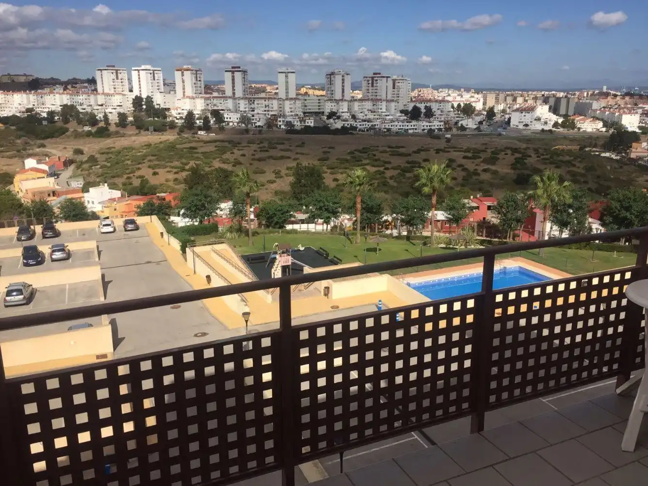 Piscina de Dúplex de lloguer en Algeciras amb Aire condicionat, Moblat i Piscina comunitària