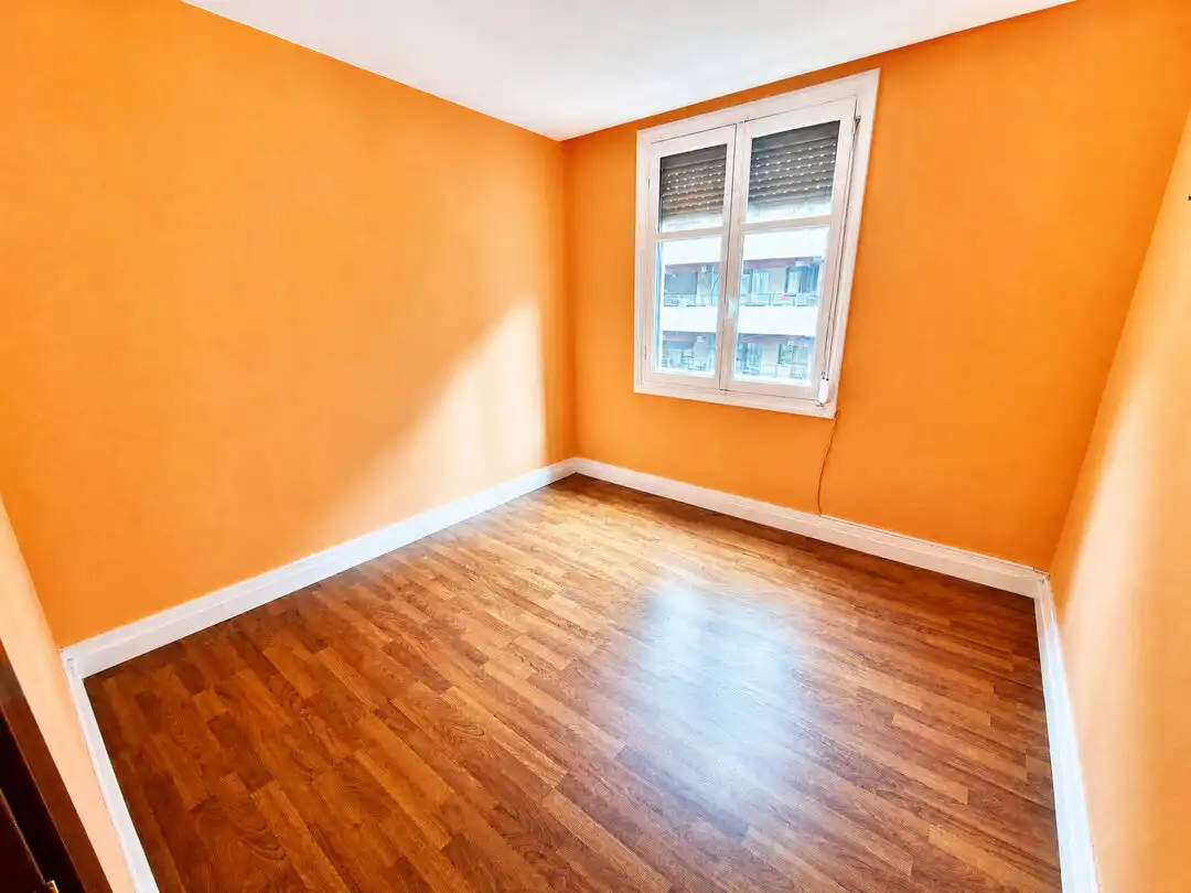 Habitación de Piso en venta en Santurtzi  con Trastero