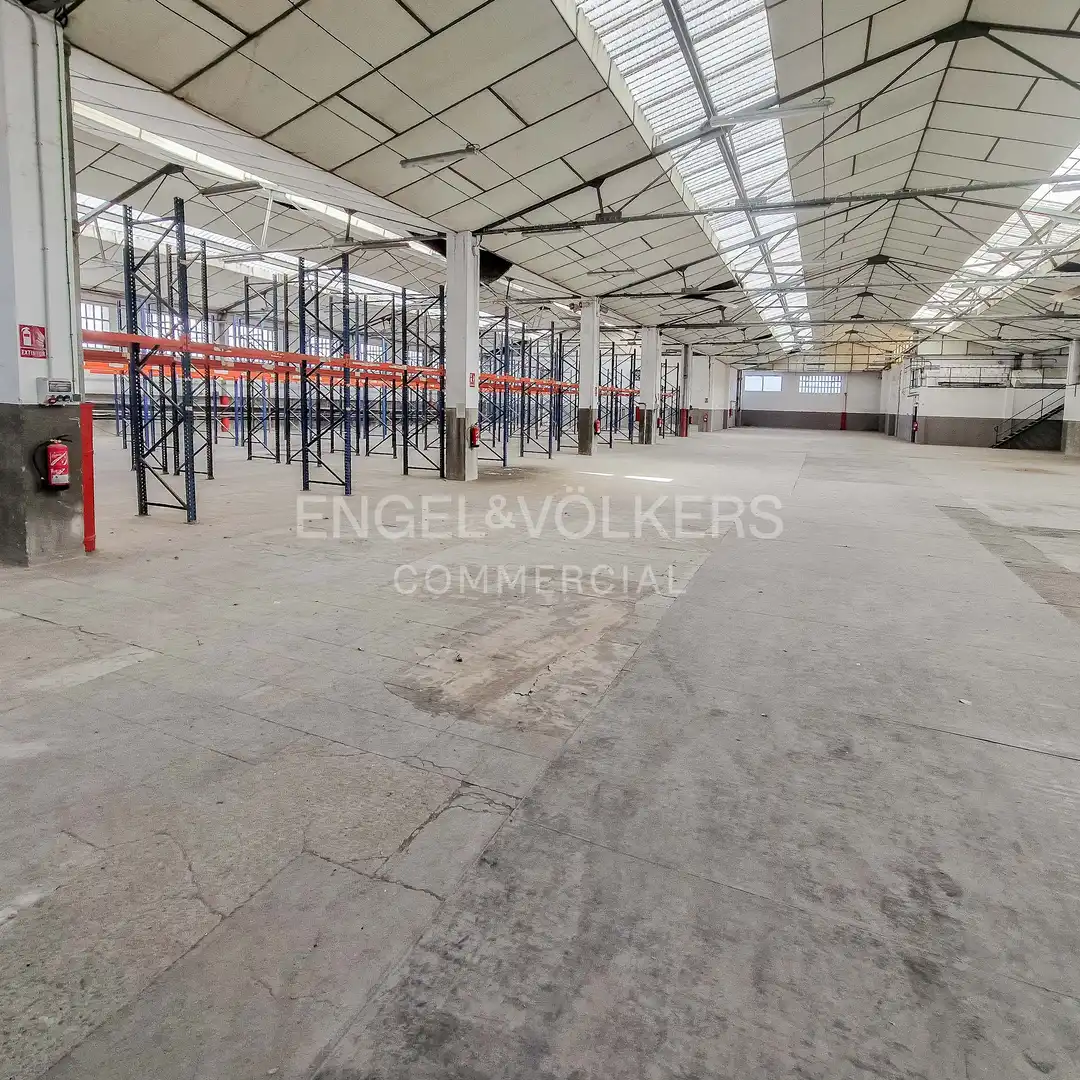 Nau industrial de lloguer en Sant Boi de Llobregat