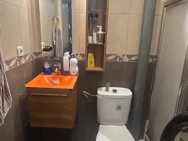 Baño de Local en venta en Sabadell con Aire acondicionado, Calefacción y Amueblado