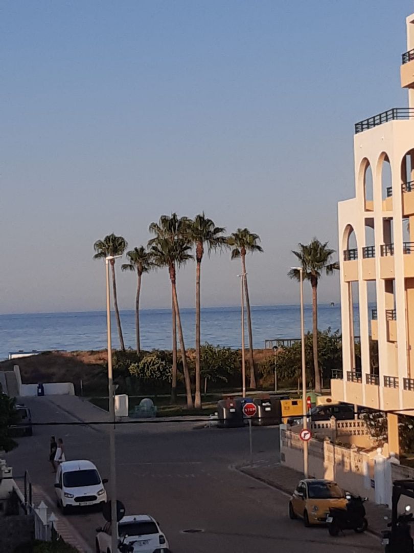 Vista exterior de Casa adosada en venda en Xeraco amb Aire condicionat, Terrassa i Moblat
