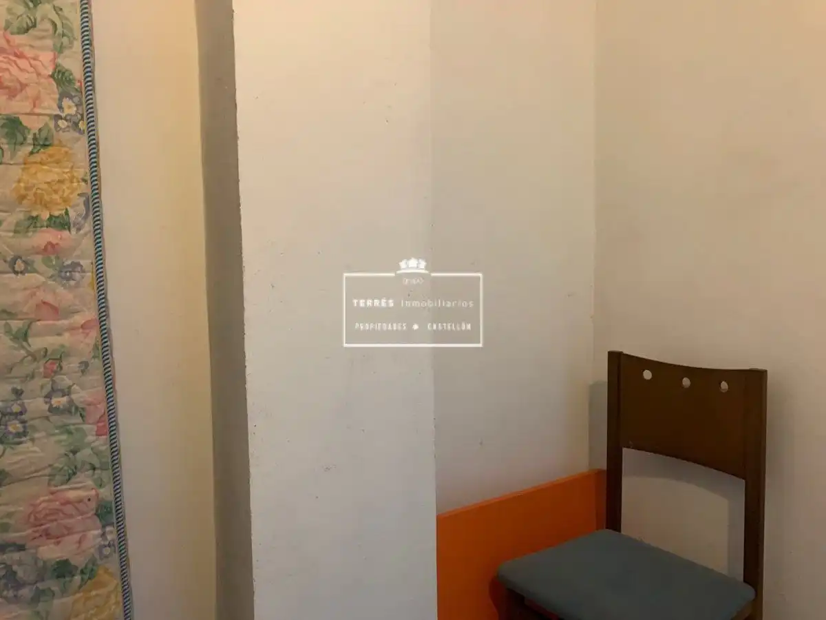Habitación de Piso en venta en Castellón de la Plana / Castelló de la Plana con Terraza, Trastero y Balcón