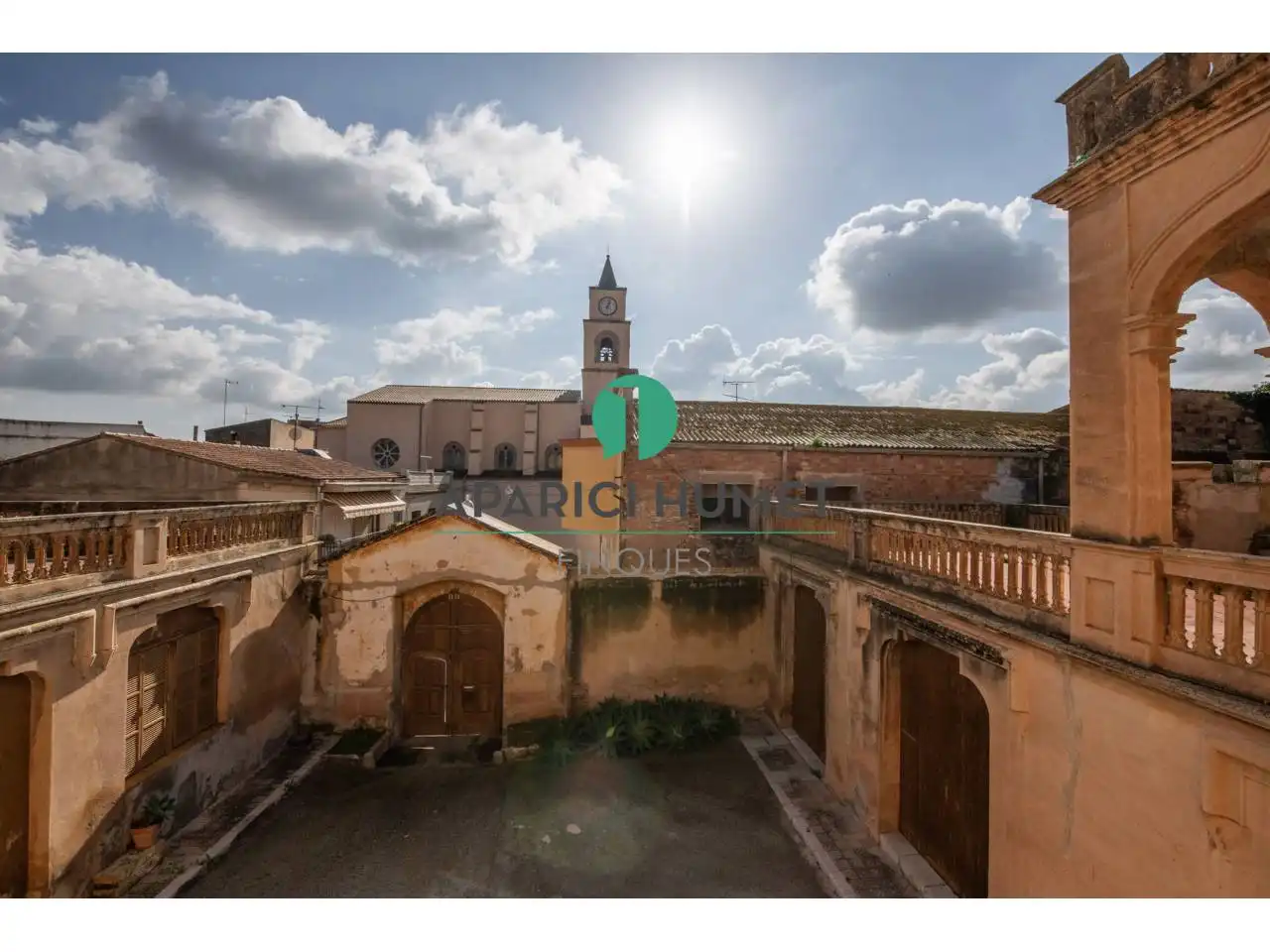 Vista exterior de Edificio en venta en Vilafranca del Penedès