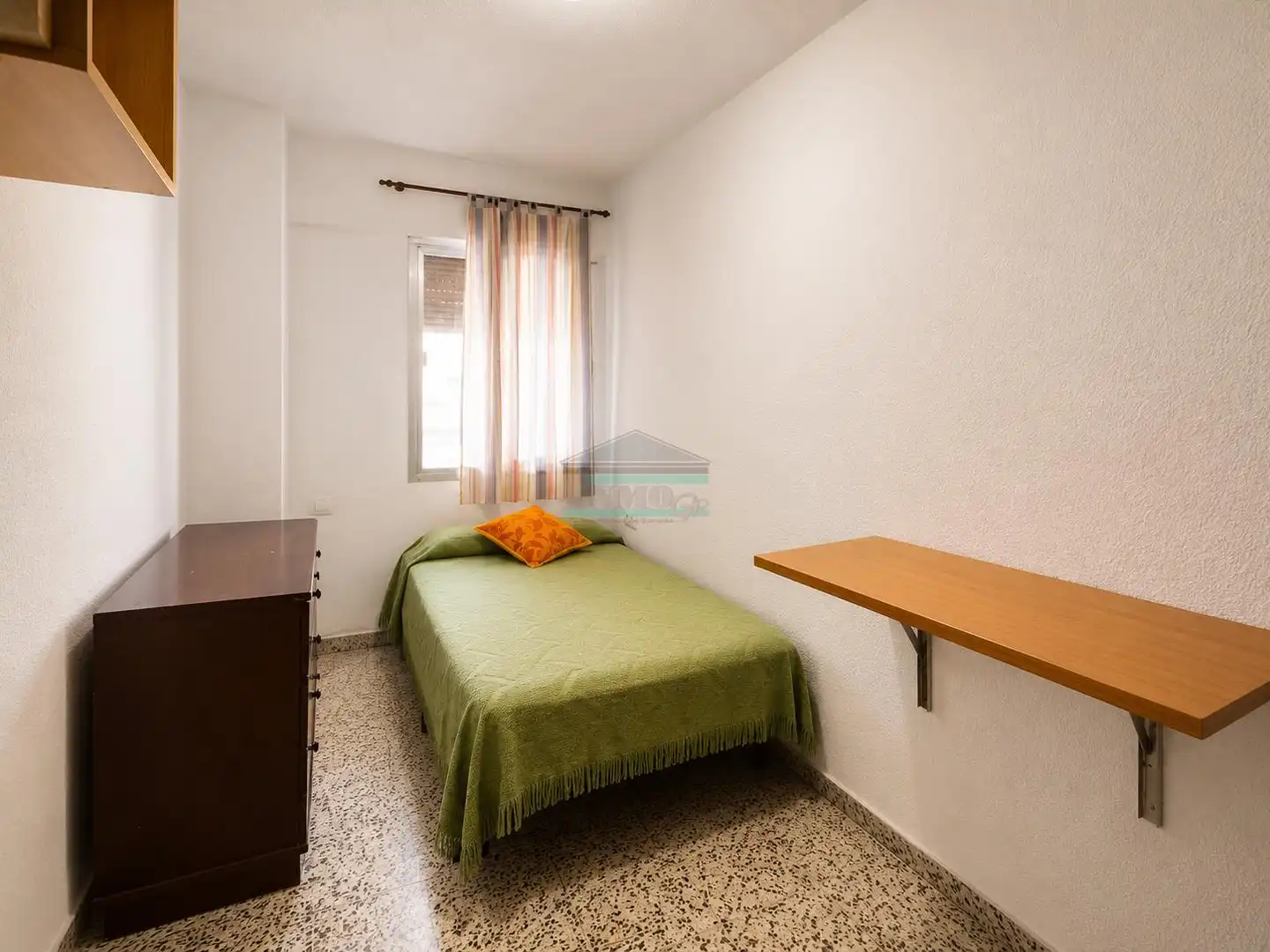 Bedroom of Flat for rent in Granada  with Air Conditioner, Furnished and Oven