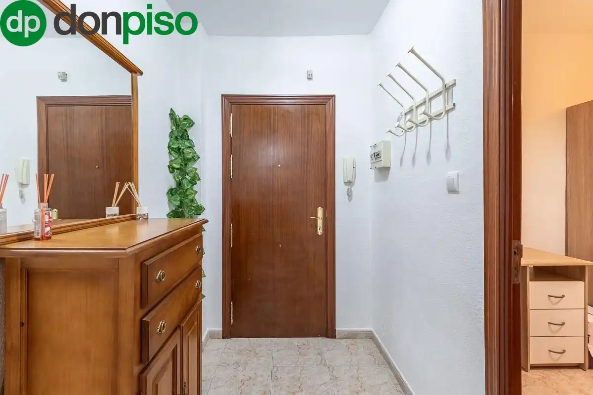 Piso en venta en Granada con Amueblado