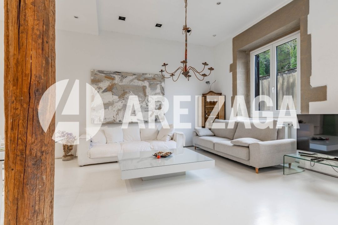 Sala d'estar de Pis en venda en Donostia - San Sebastián  amb Calefacció