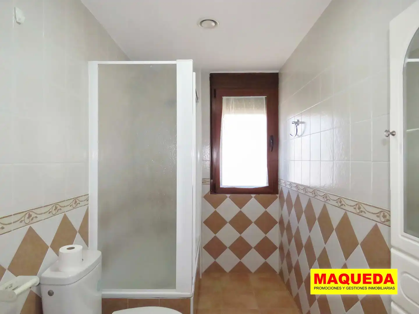 Bathroom of Apartments for rent in Casarrubios del Monte  with Air Conditioner, Heating and Terrace