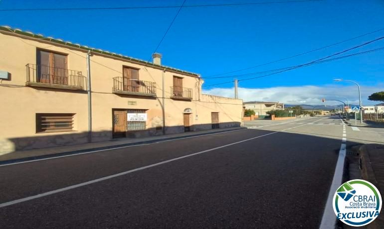 Vista exterior de Finca rústica en venda en Sant Climent Sescebes amb Jardí privat, Terrassa i Traster