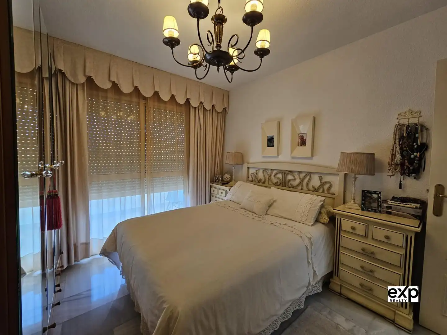 Bedroom of Flat for sale in Fuengirola  with Air Conditioner, Swimming Pool and Furnished