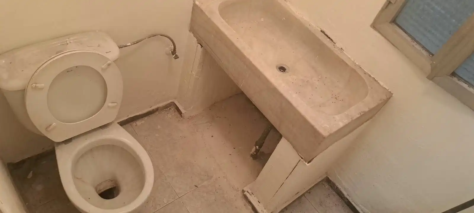 Bany de Local de lloguer en Chamberí