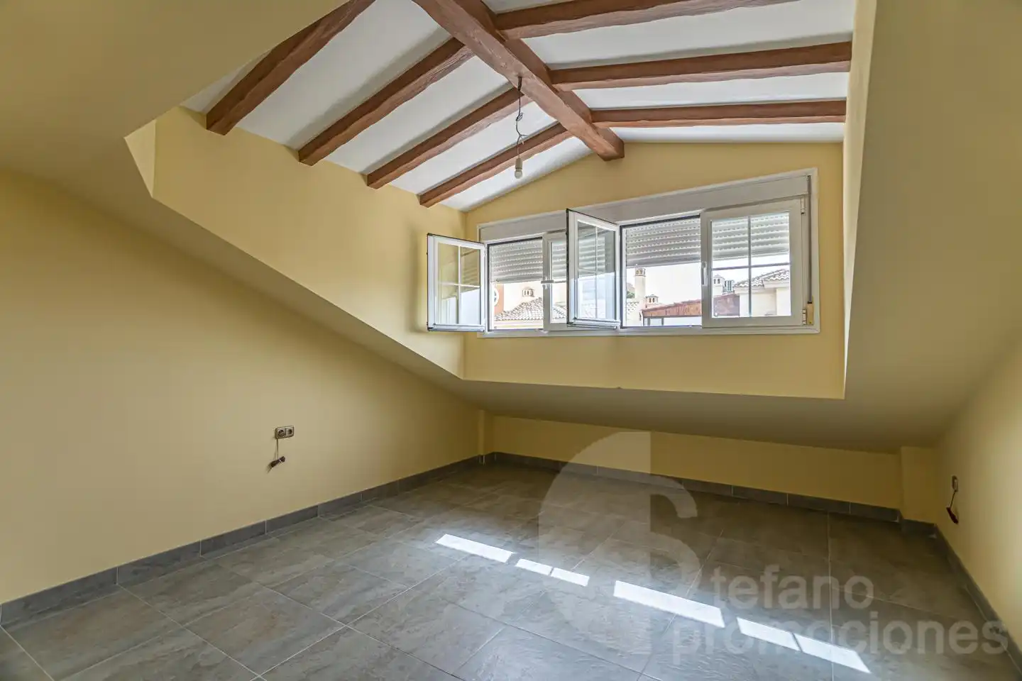 Habitación de Casa adosada en venta en Málaga con Aire acondicionado, Calefacción y Jardín privado