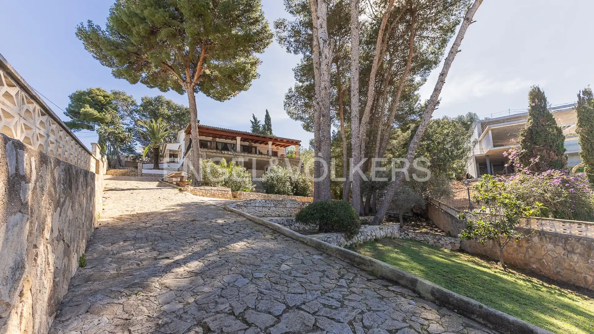 Vista exterior de Casa o xalet en venda en Dénia amb Aire condicionat, Calefacció i Jardí privat