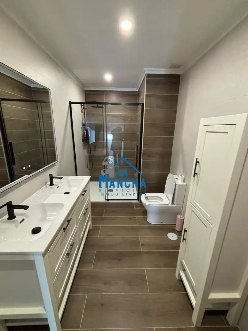 Bany de Casa o xalet en venda en La Gineta amb Aire condicionat, Terrassa i Traster