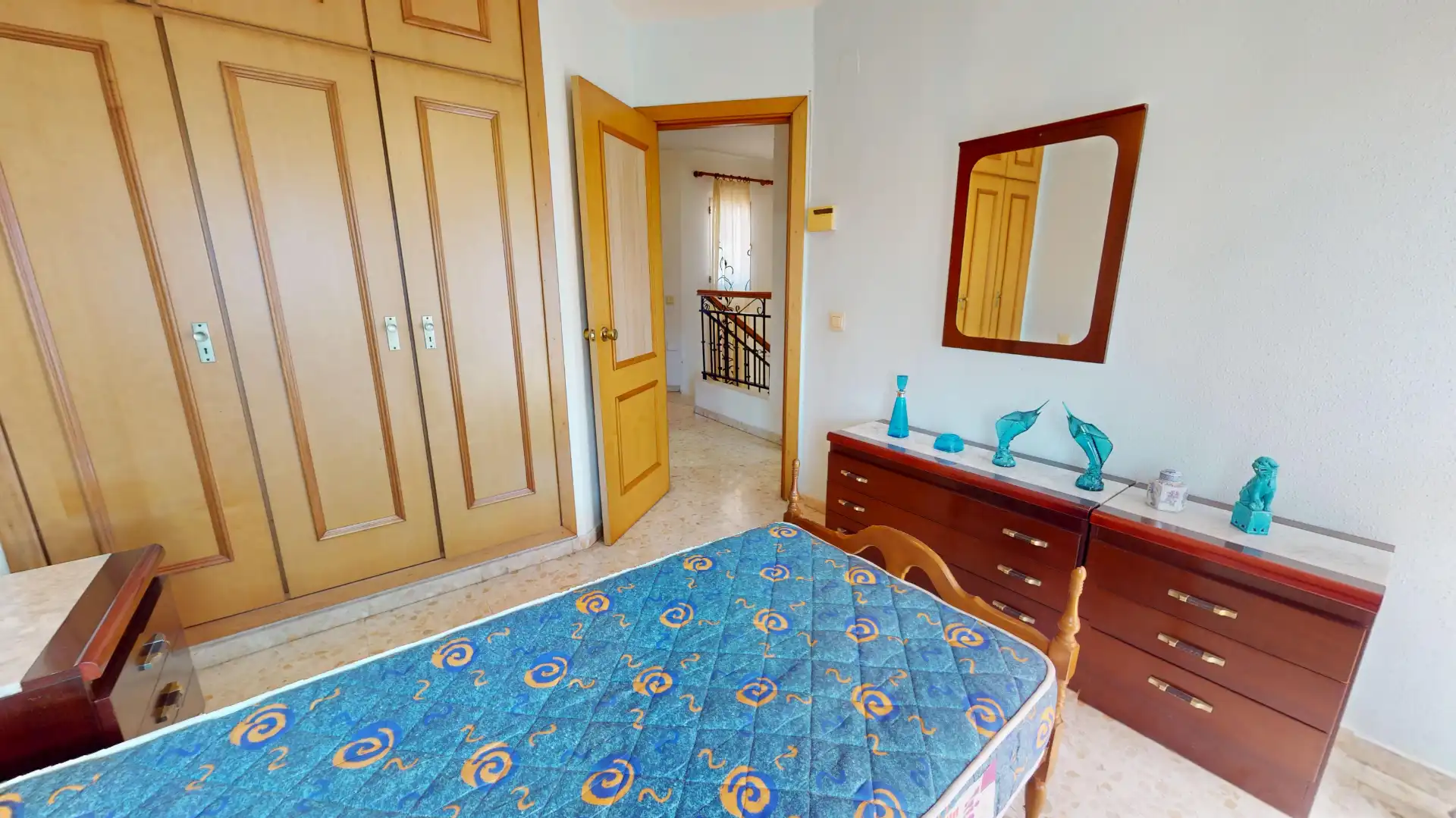 Dormitori de Casa adosada en venda en Málaga amb Jardí privat, Terrassa i Forn