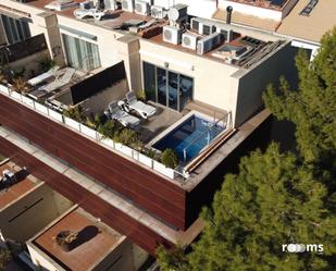 Piscina de Casa o xalet en venda en  Jaén Capital amb Aire condicionat, Calefacció i Jardí privat