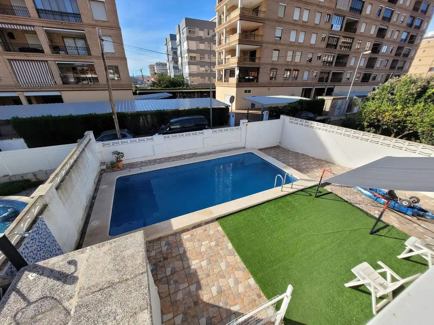 Piscina de Casa o xalet en venda en Benicasim / Benicàssim amb Aire condicionat, Jardí privat i Terrassa