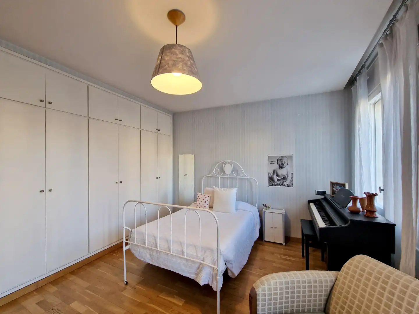 Bedroom of Flat for sale in Girona  with Air Conditioner, Heating and Terrace