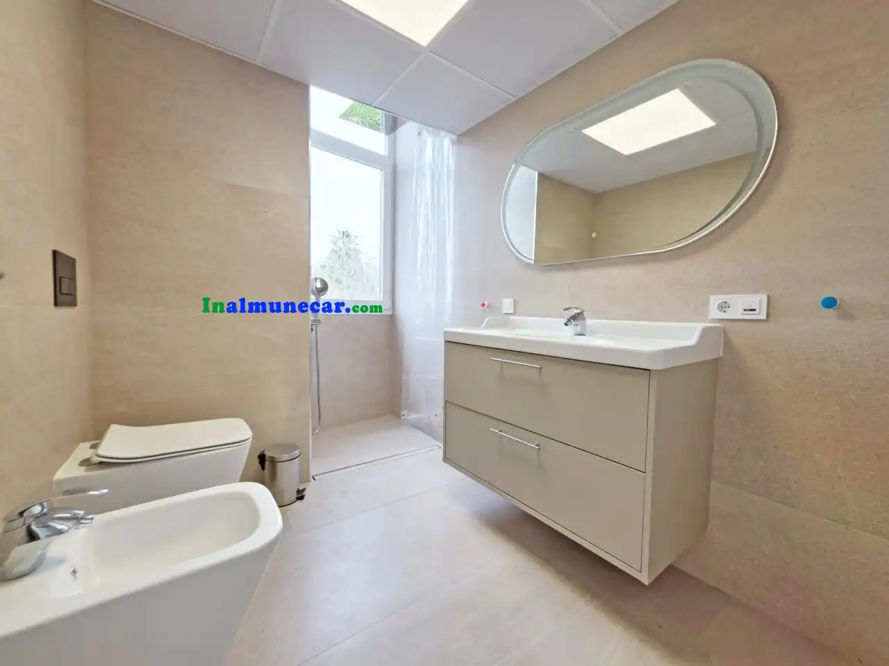 Bathroom of Flat for sale in Almuñécar  with Terrace and Furnished