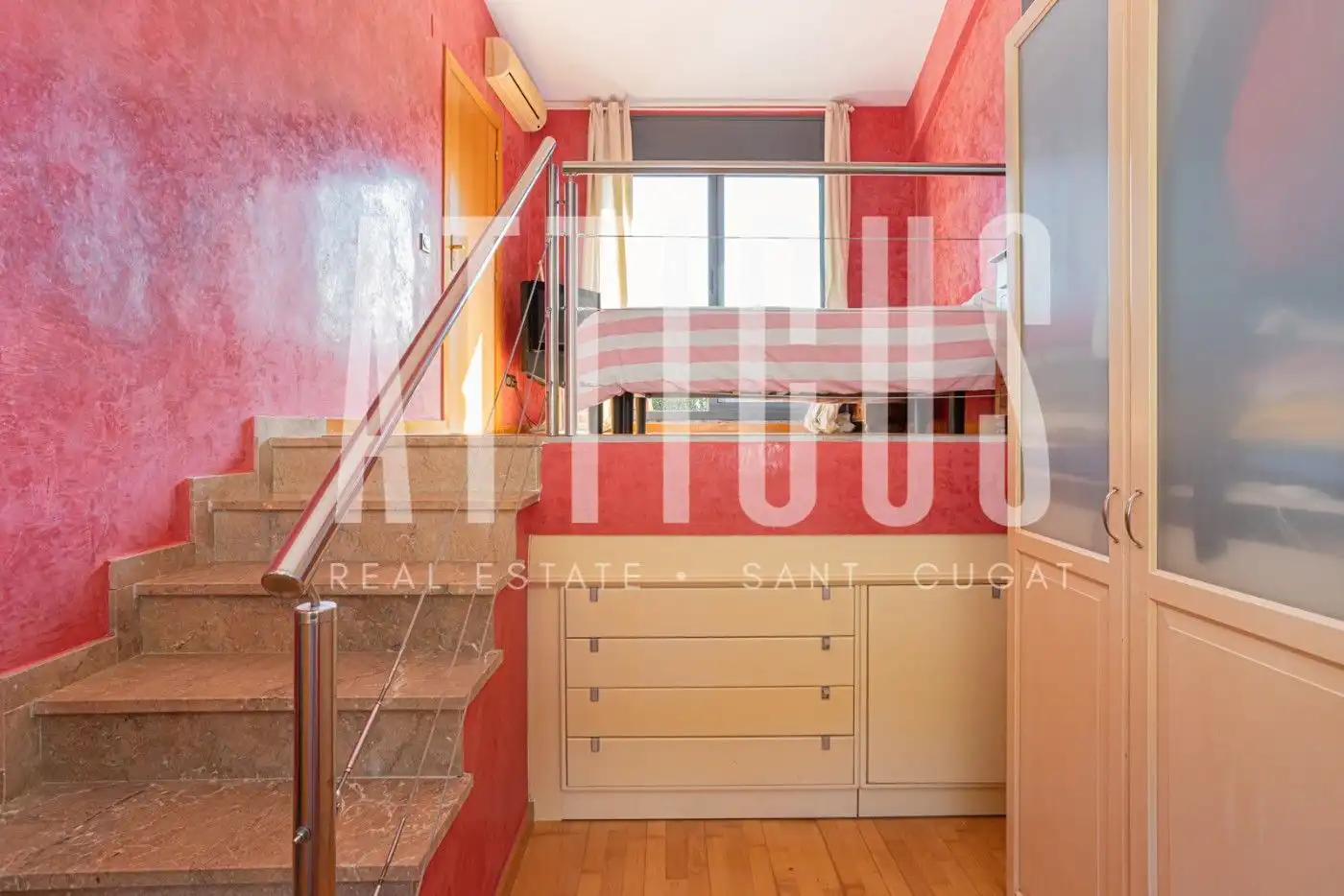 Dormitori de Casa adosada en venda en Barcelona amb Aire condicionat, Calefacció i Parquet