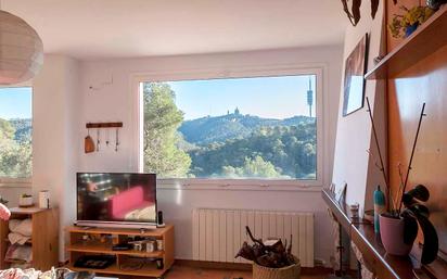 Sala d'estar de Casa o xalet en venda en  Barcelona Capital amb Terrassa i Balcó