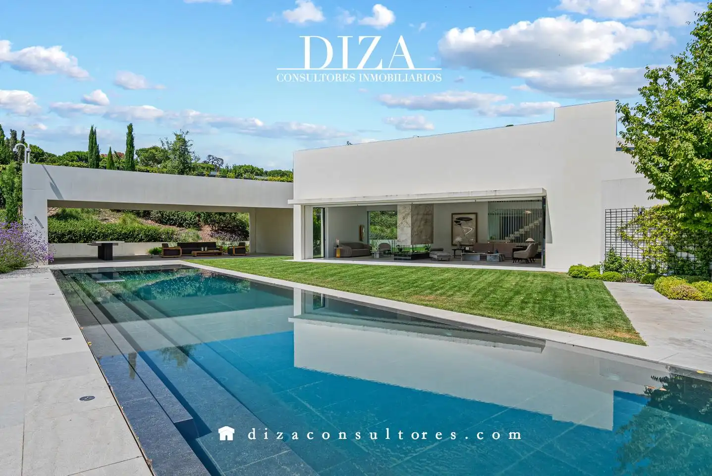 Vista exterior de Casa o chalet en venta en Pozuelo de Alarcón con Aire acondicionado, Calefacción y Jardín privado