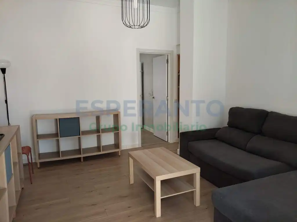 Sala d'estar de Apartament de lloguer en Málaga amb Aire condicionat, Jardí privat i TV