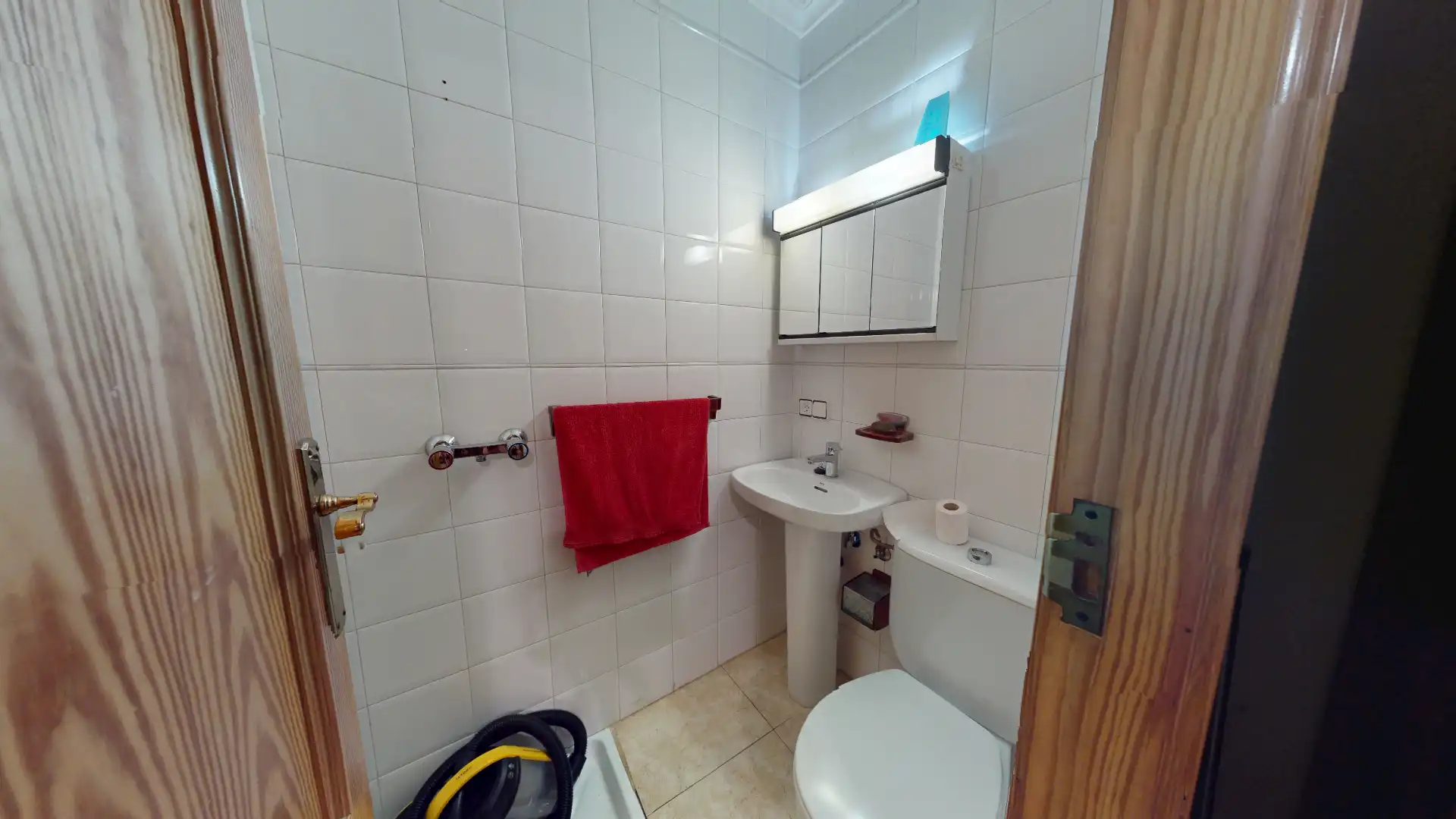 Baño de Piso en venta en Torremanzanas / La Torre de les Maçanes con Calefacción, Terraza y Amueblado