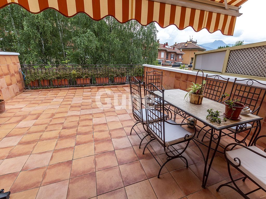 Terrace of Single-family semi-detached for sale in Beasain  with Heating