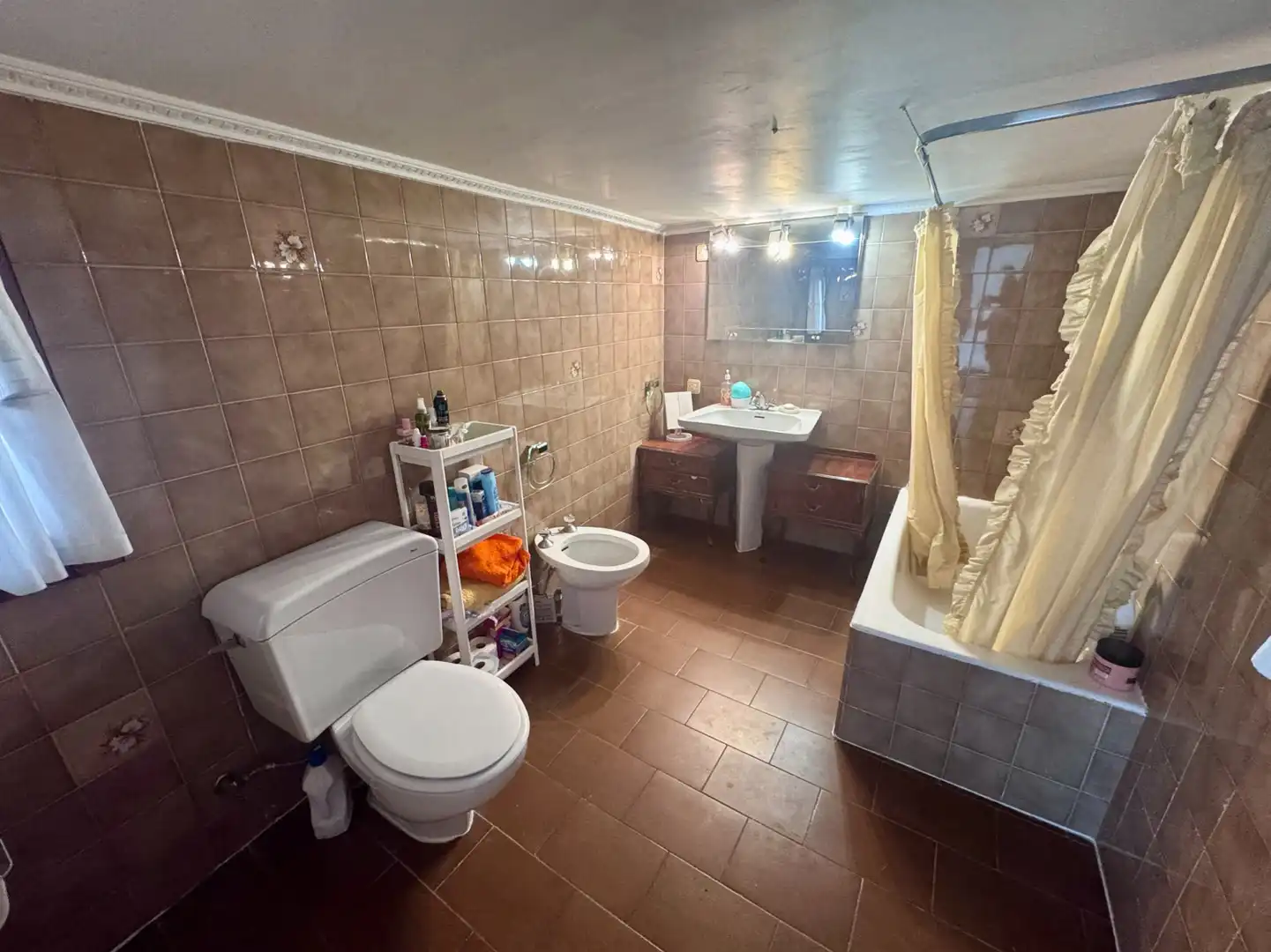 Baño de Casa adosada de alquiler en Baltanás con Calefacción, Terraza y Trastero