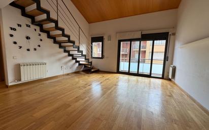 Sala d'estar de Dúplex en venda en Berga amb Parquet, Terrassa i Balcó