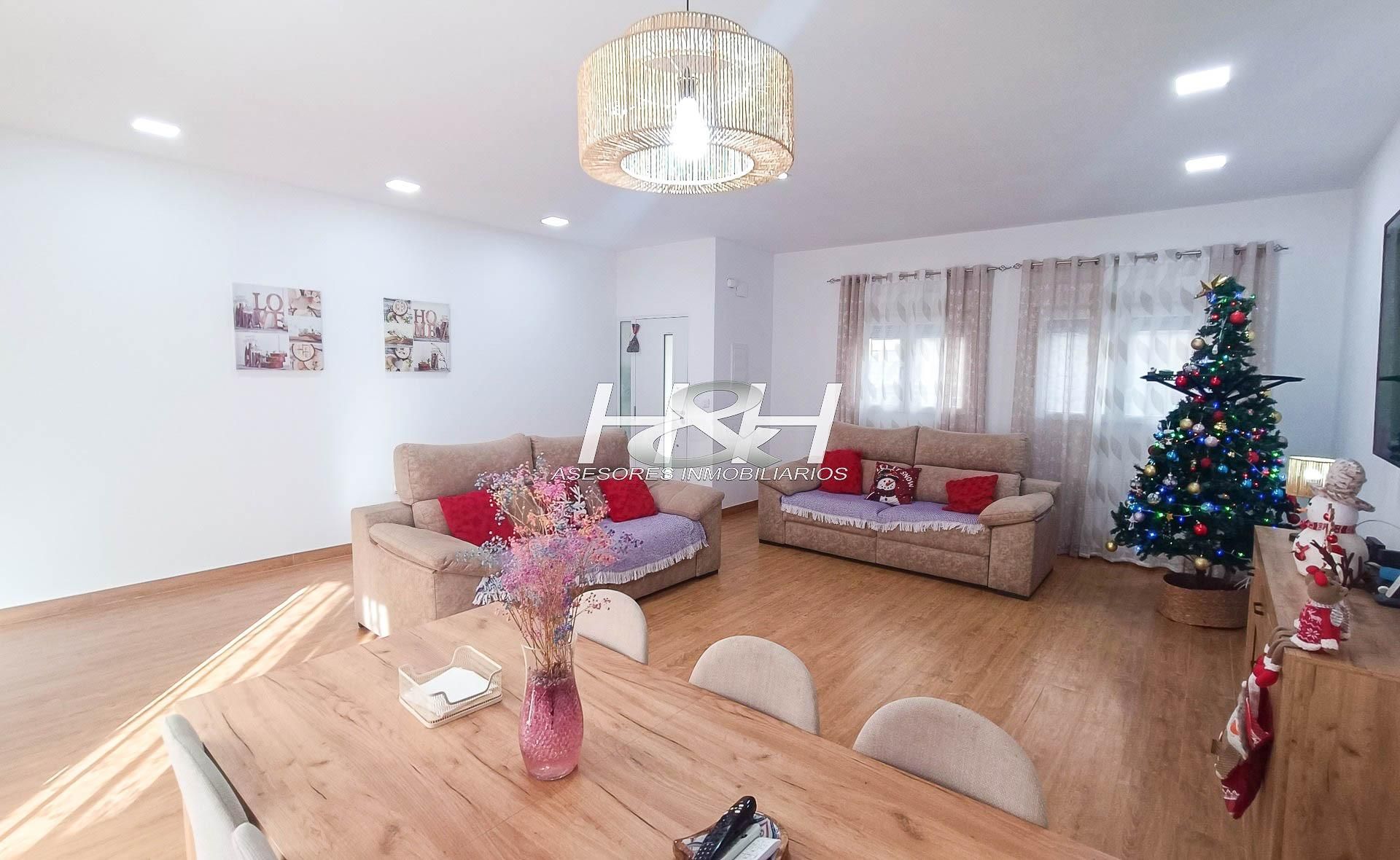 Living room of House or chalet for sale in Burjassot  with Air Conditioner, Terrace and Storage room