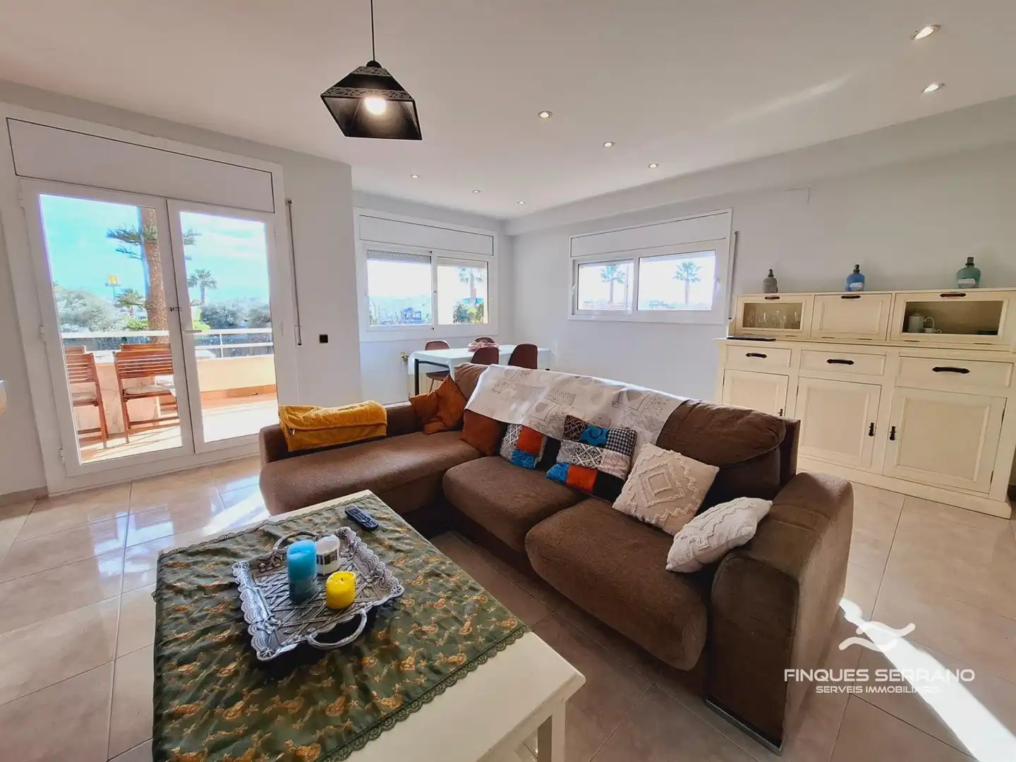 Sala de estar de Casa adosada en venta en Calafell con Calefacción, Terraza y Piscina