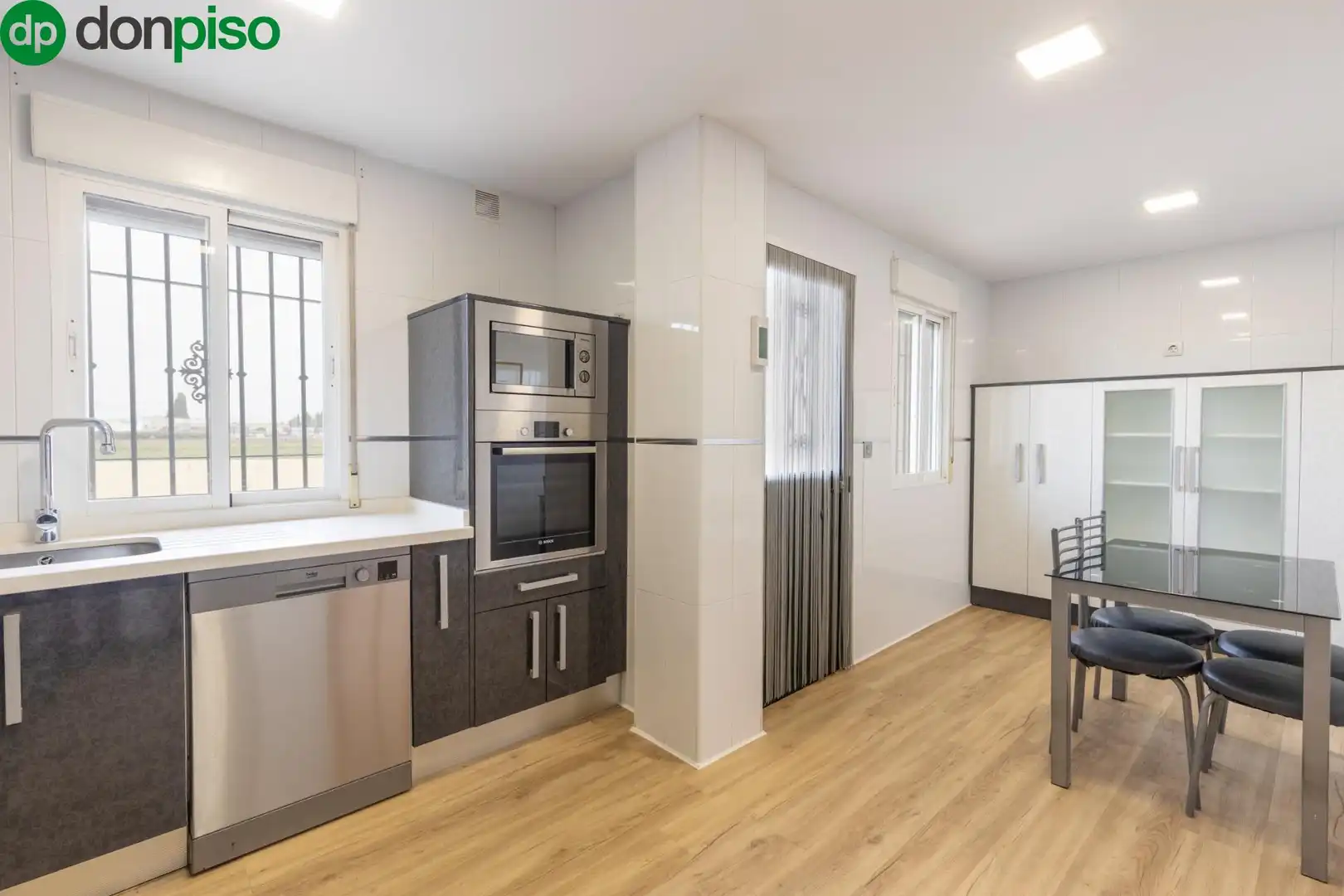 Kitchen of Detached homes for sale in Vegas del Genil