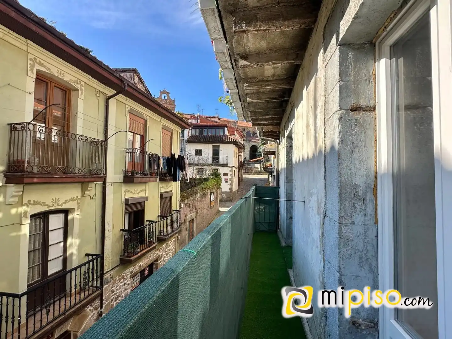 Terraza de Piso en venta en Laredo con Calefacción, Amueblado y Balcón