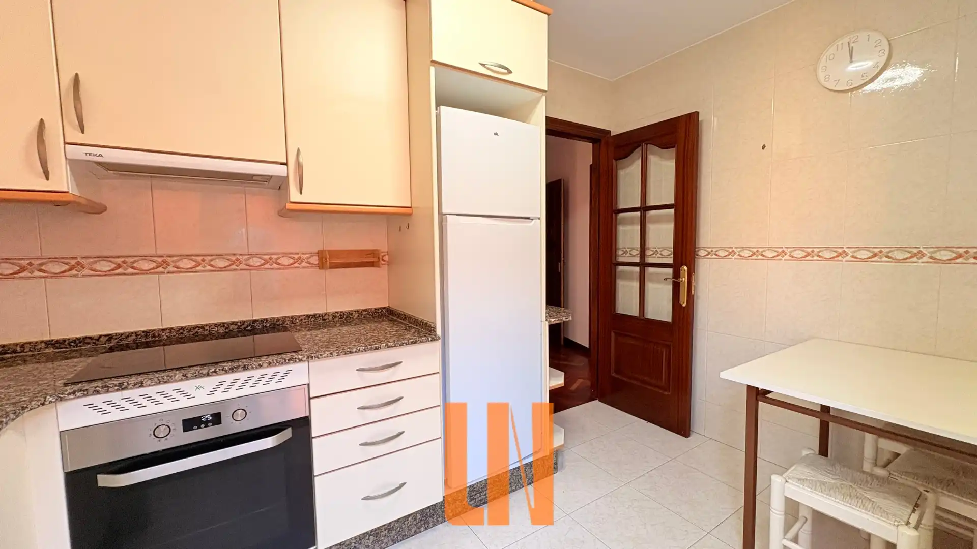 Küche von Wohnung zum Verkauf in Oleiros mit Heizung und Parkett