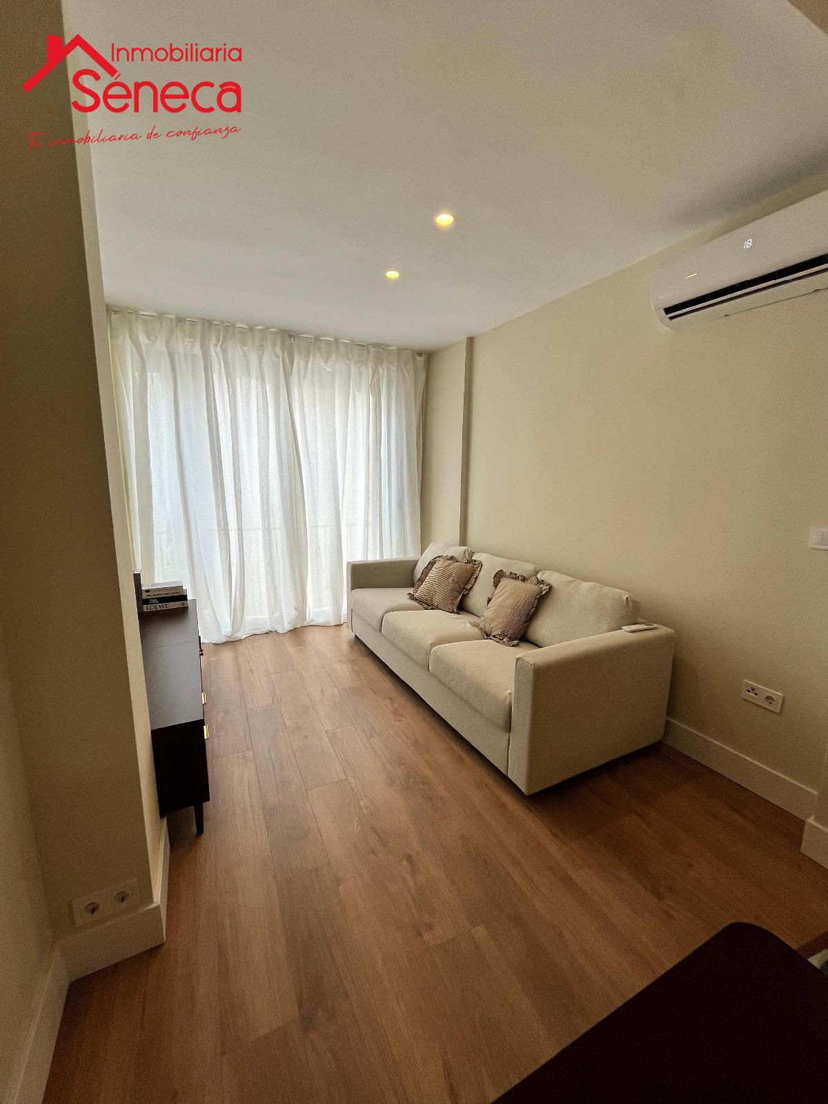 Sala d'estar de Pis en venda en  Córdoba Capital amb Aire condicionat, Calefacció i Terrassa