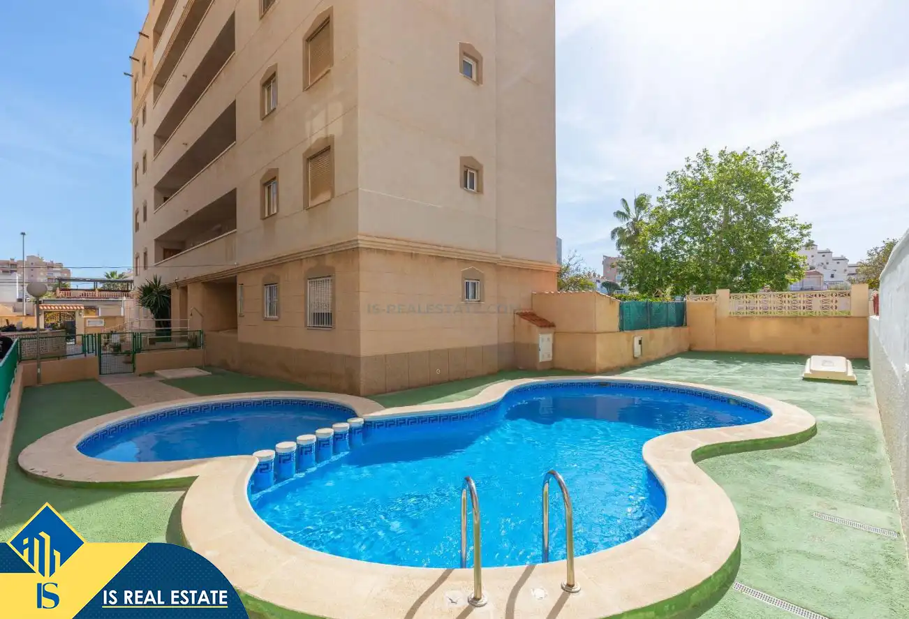 Apartamento con piscina en venta en Nueva Torrevieja - Aguas Nuevas