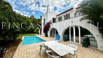 Vista exterior de Casa o xalet en venda en Sitges amb Aire condicionat, Calefacció i Jardí privat