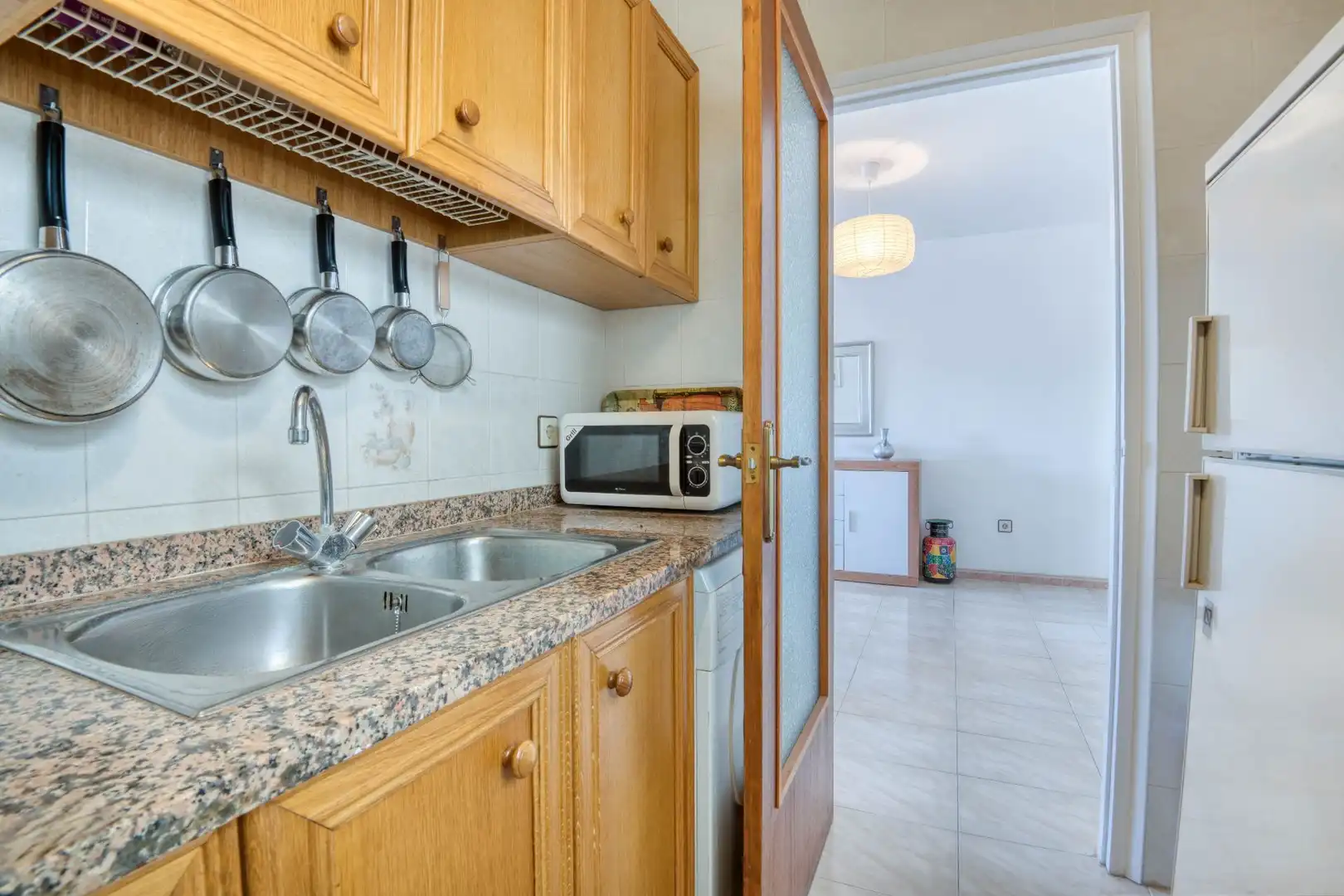 Cocina de Apartamento en venta en L'Escala con Calefacción, Terraza y Amueblado