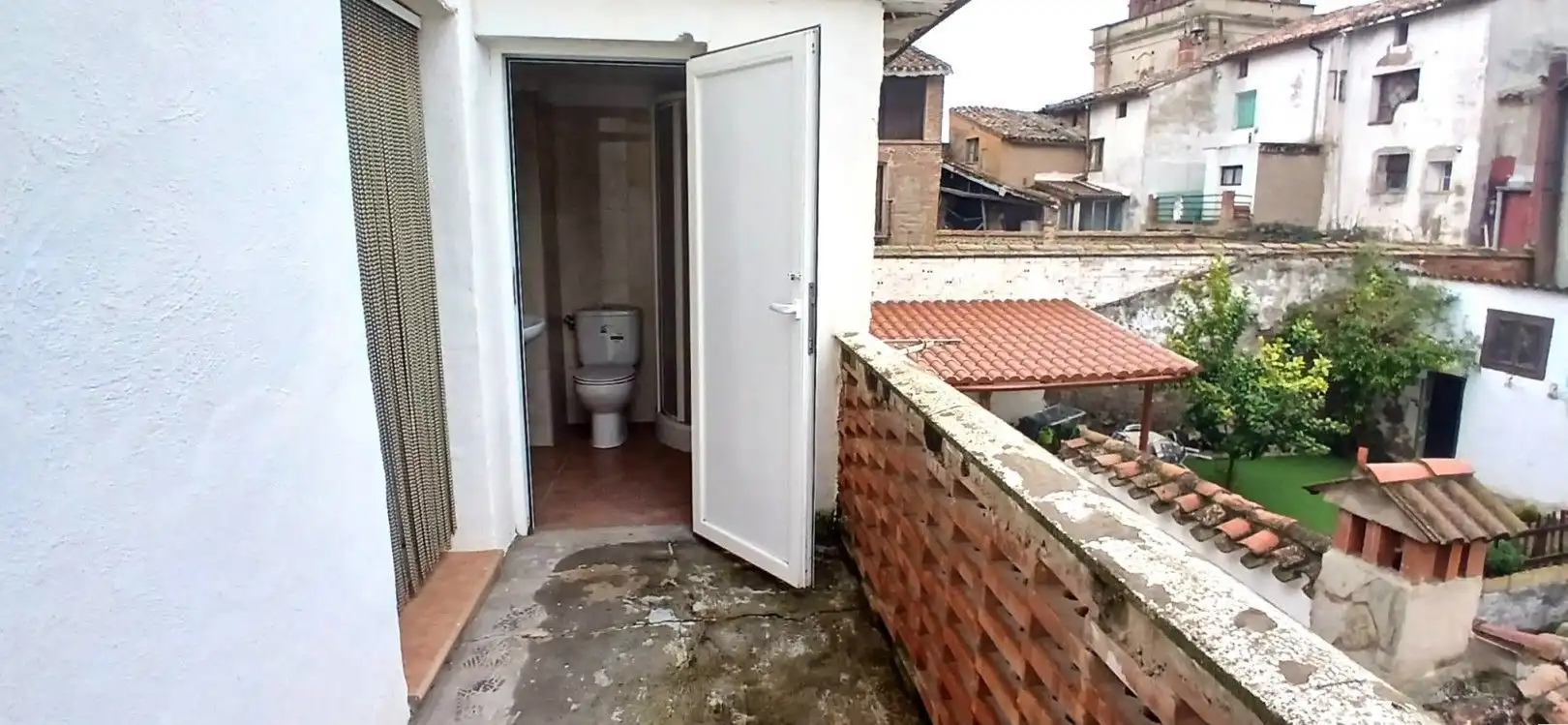 Balcony of Houses for sale in Corera