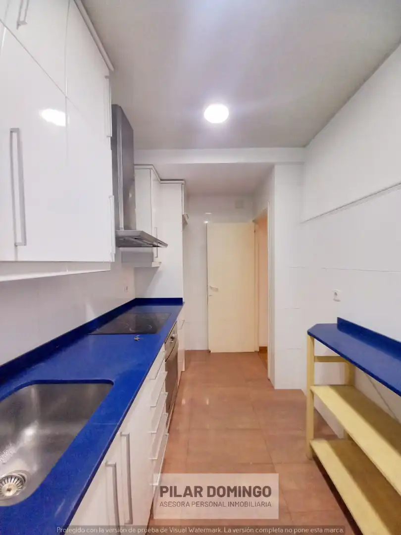 Cocina de Piso en venta en Barcelona con Parquet y Horno