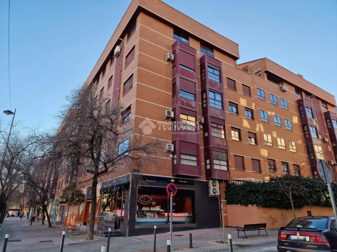 Vista exterior de Dúplex en venda en Alcorcón amb Calefacció