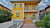 Vista exterior de Casa o xalet en venda en Aldeamayor de San Martín amb Terrassa i Piscina