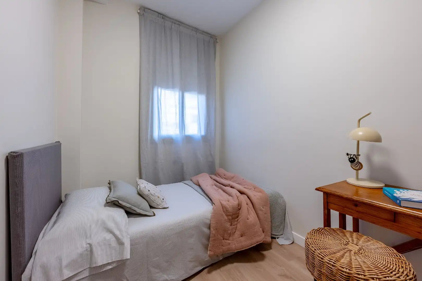 Dormitori de Pis en venda en Badalona amb Aire condicionat, Calefacció i Terrassa