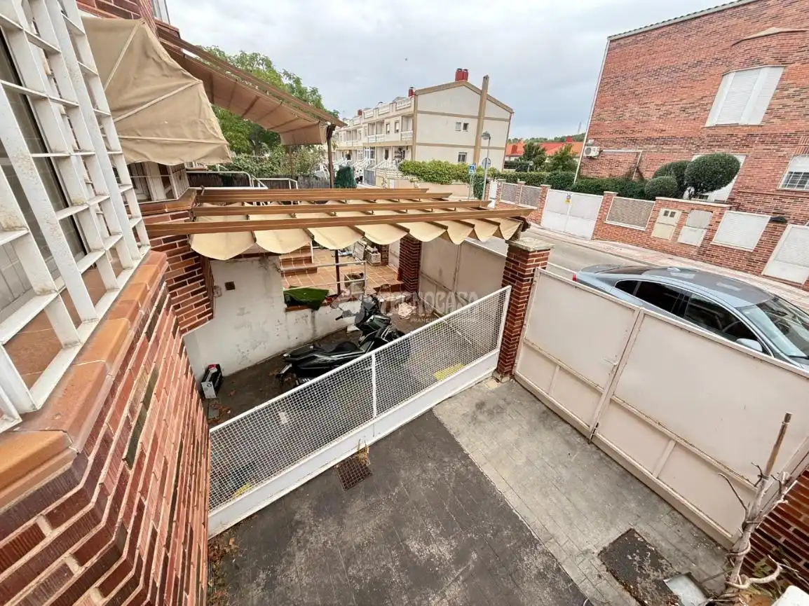 Casa bifamiliare con terrazza in vendita a Estación - Los Manantiales, imagen 3