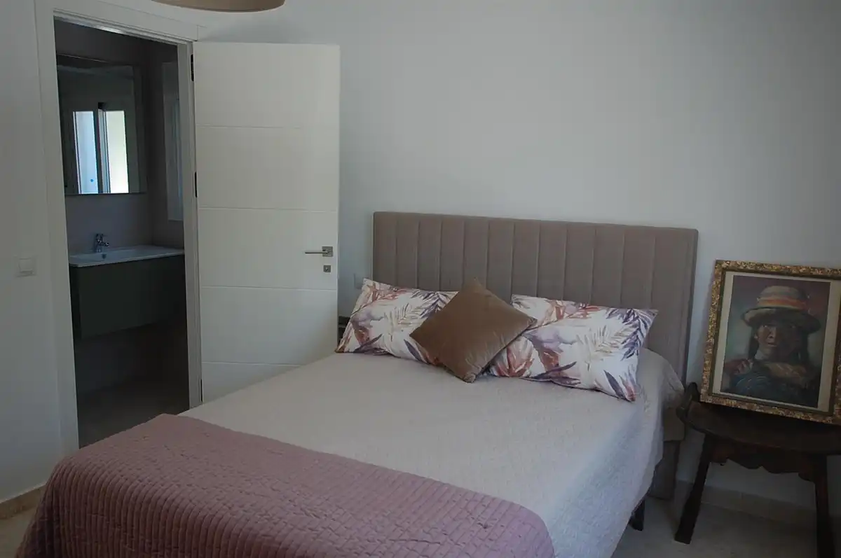Dormitori de Casa o xalet en venda en Mijas amb Aire condicionat, Jardí privat i Piscina