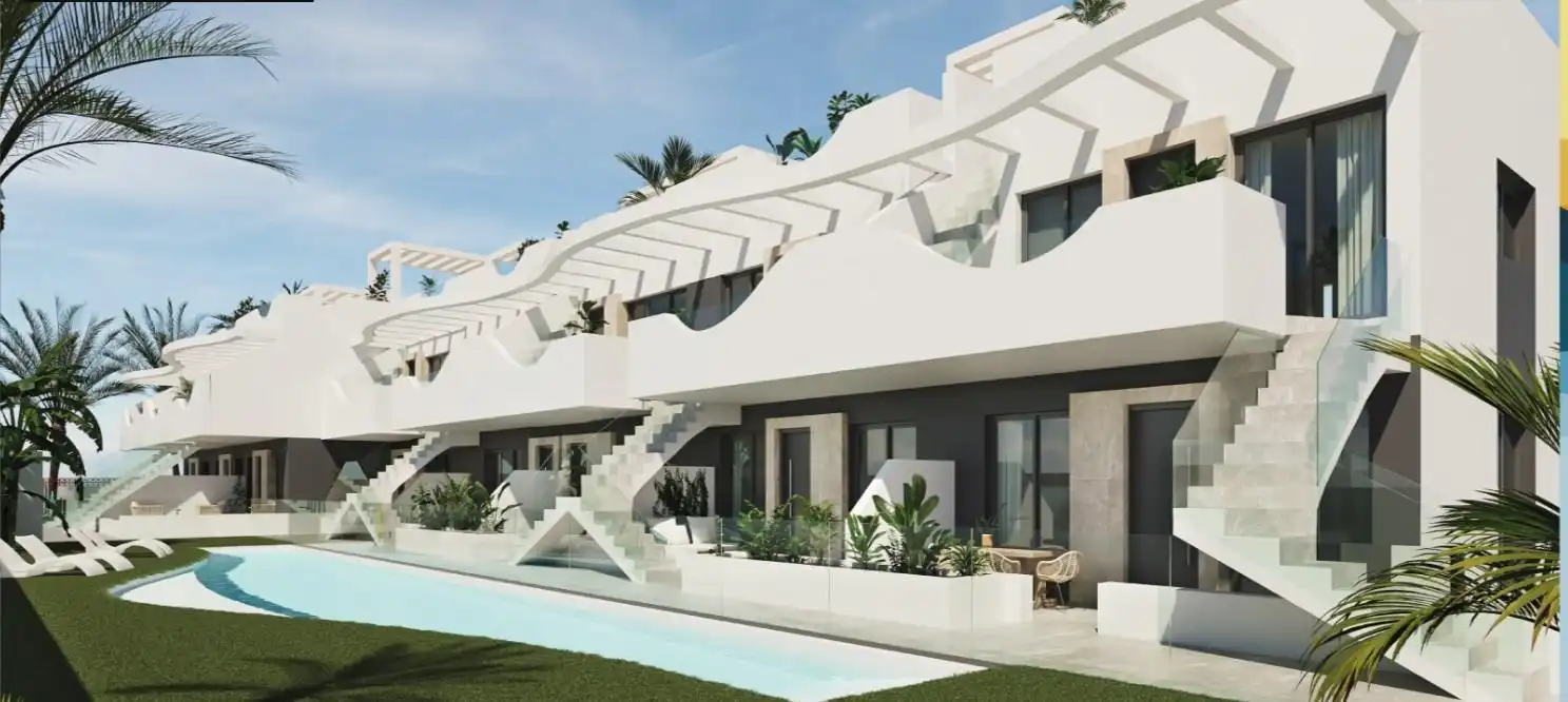 Vista exterior de Apartament en venda en Pilar de la Horadada amb Terrassa