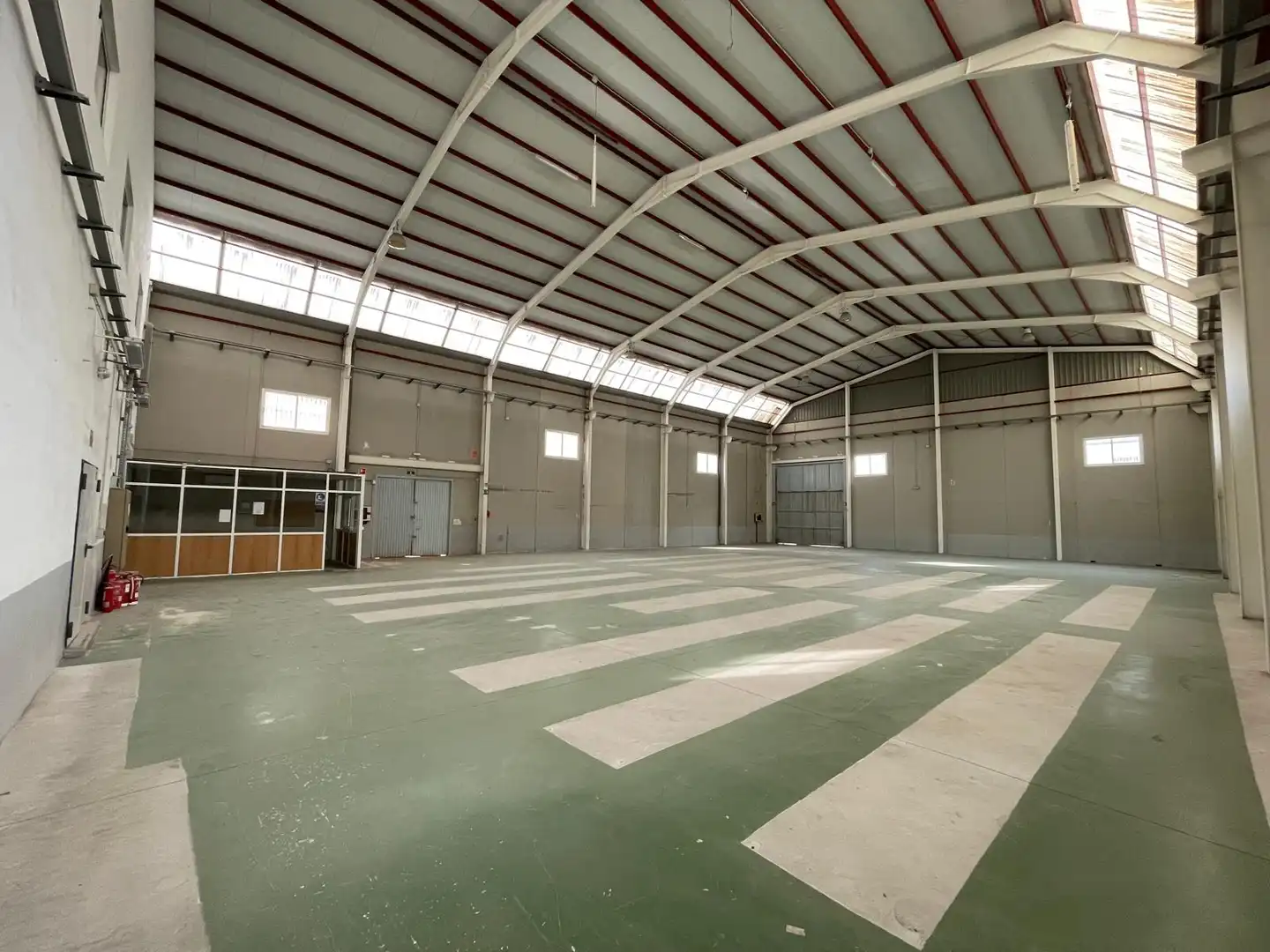Außenansicht von Fabrikhallen zur Miete in Cartagena