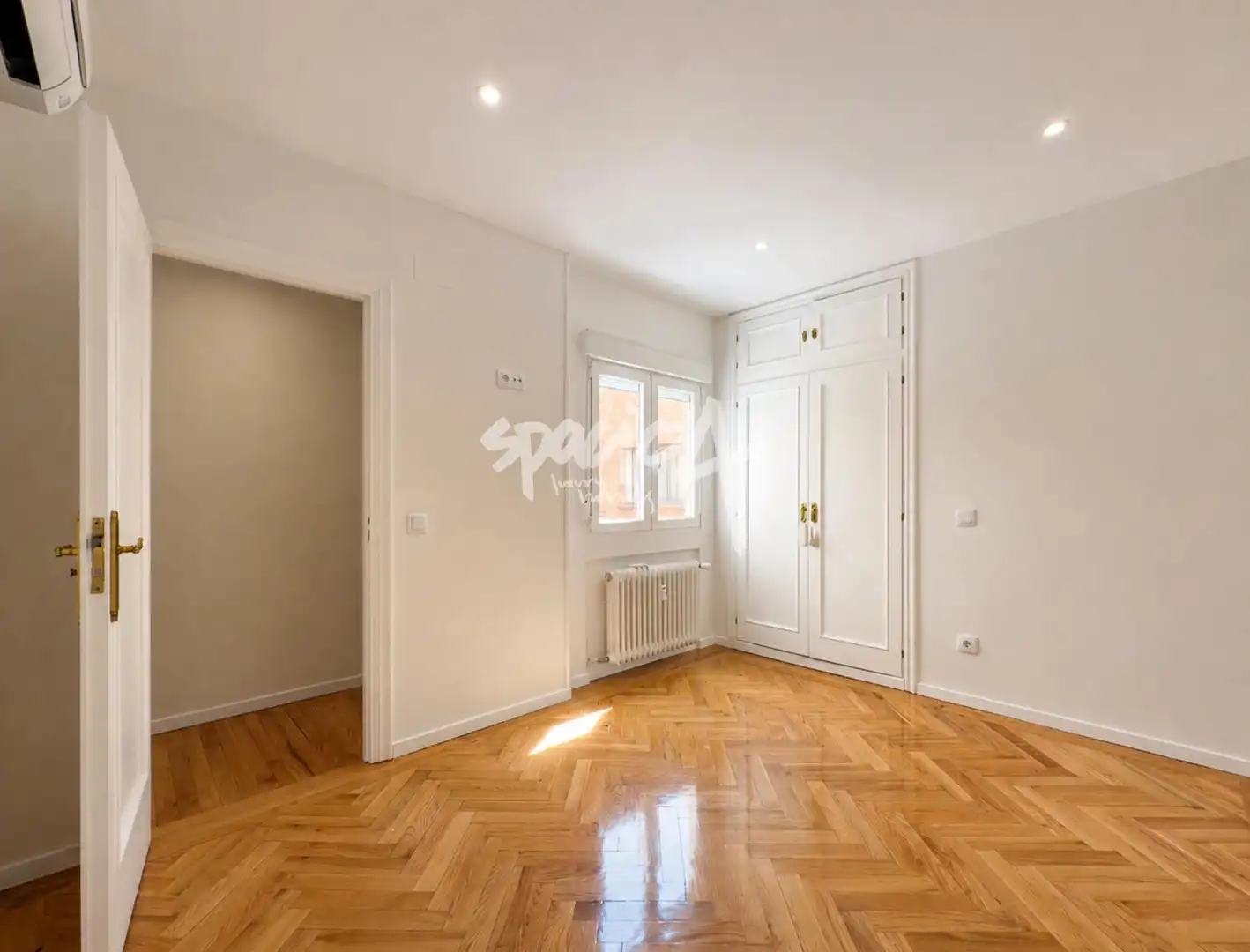 Schlafzimmer von Wohnung zur Miete in Barrio de Salamanca